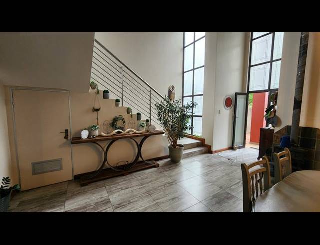 5 BEDROOM HOUSE FOR SALE IN THERESAPARK